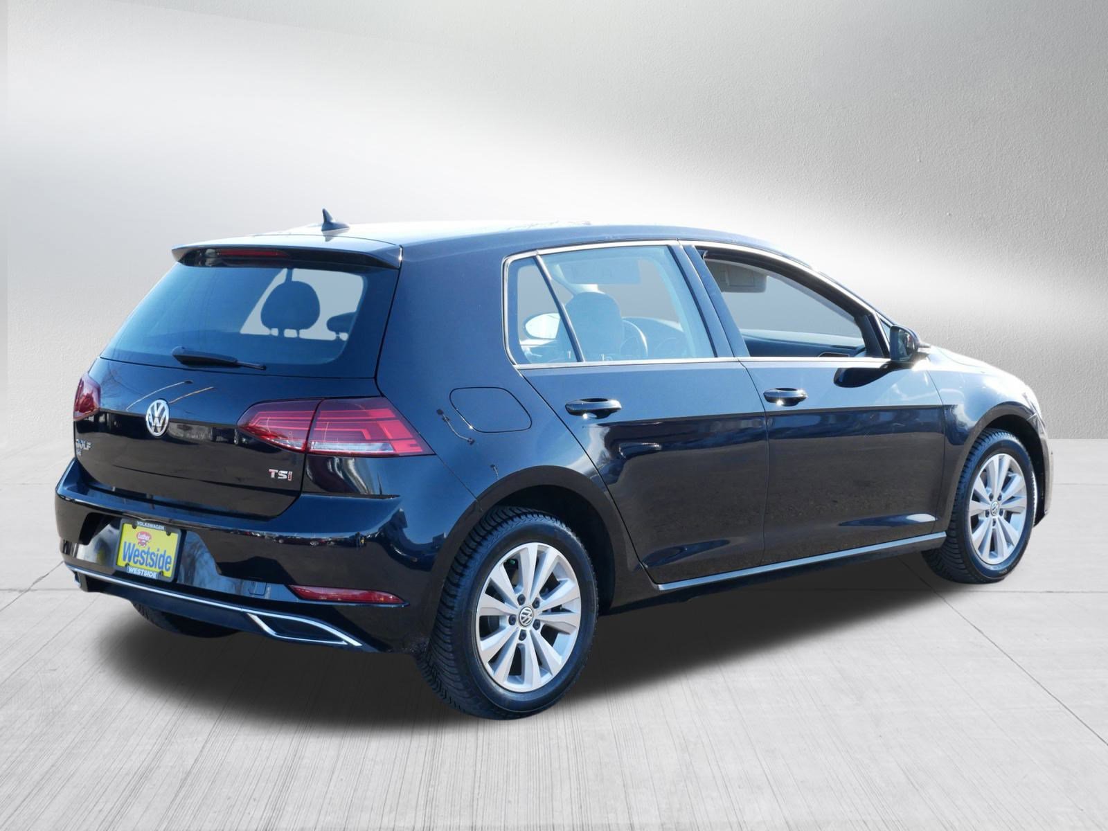 Used 2018 Volkswagen Golf SE image 7