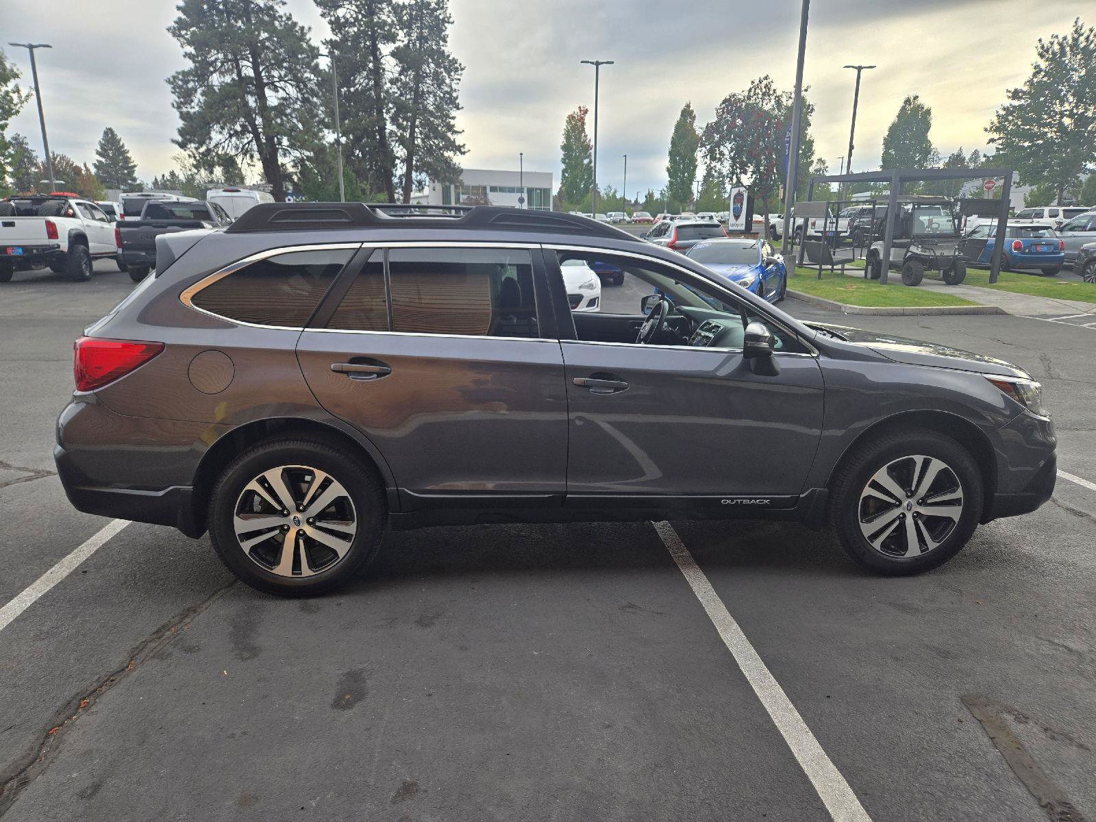 Used 2019 Subaru Outback 2.5i Limited w/ Popular Package #2 AWD/4WD image 6