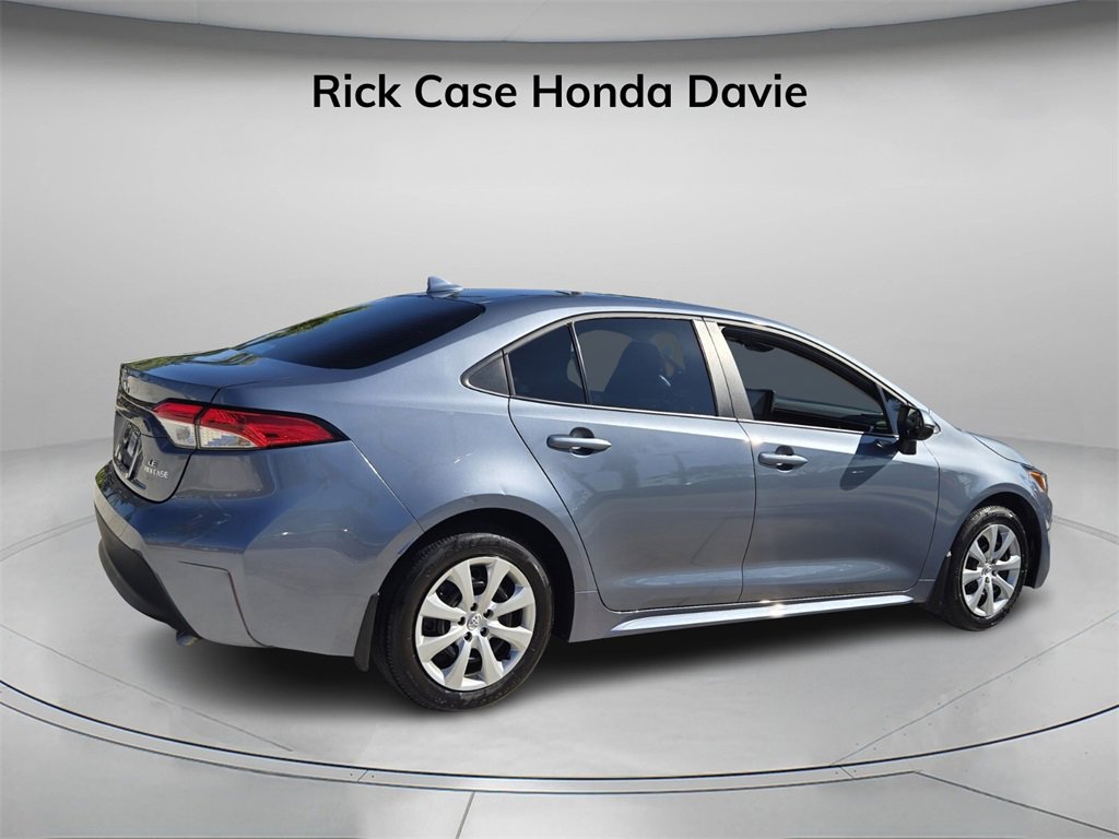 Used 2025 Toyota Corolla LE image 6