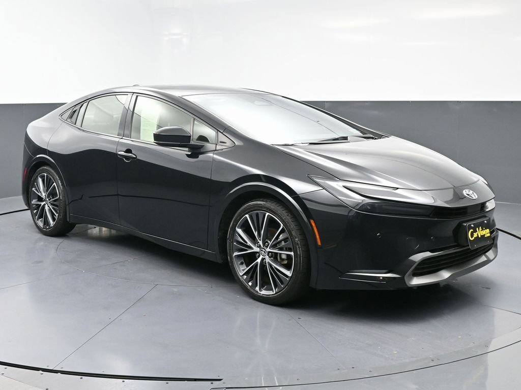 Used 2024 Toyota Prius XLE image 3