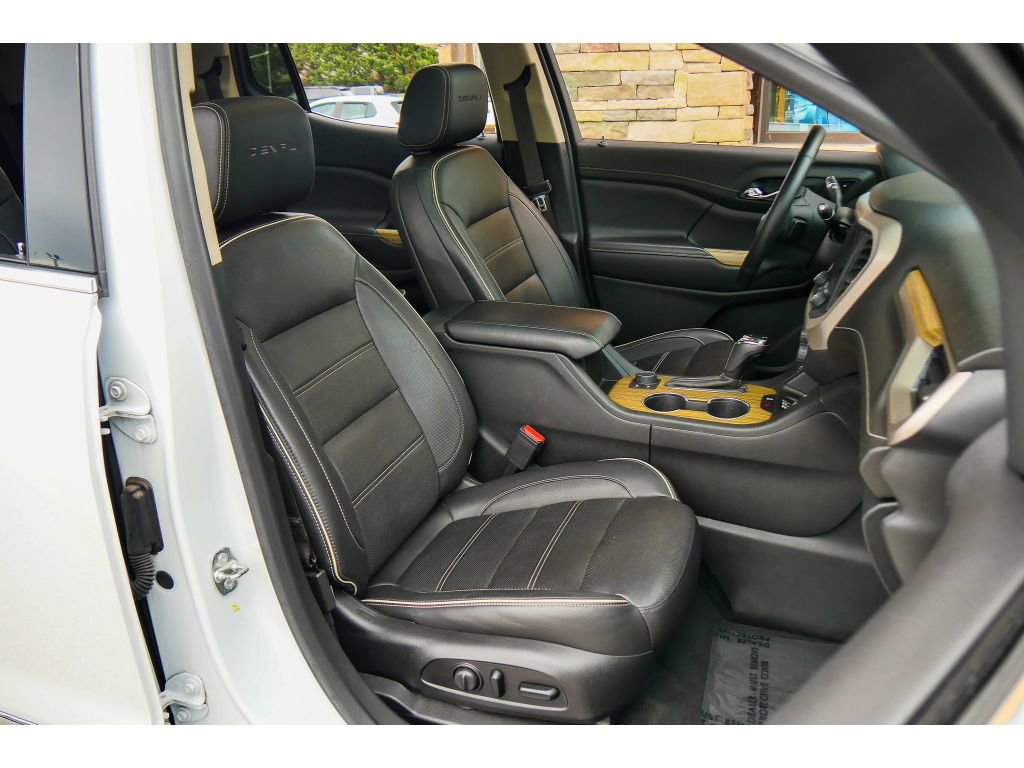 Used 2019 GMC Acadia Denali w/ Technology Package AWD/4WD image 15