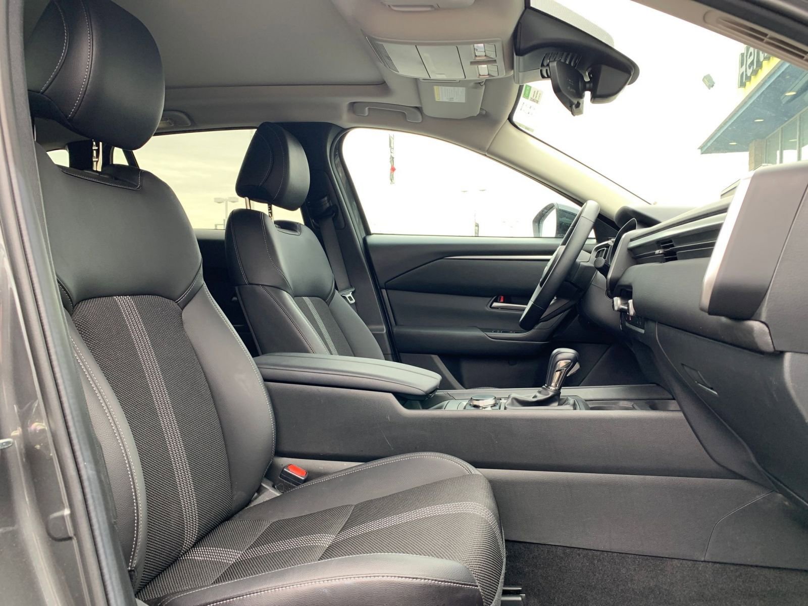 Used 2025 MAZDA CX-50 AWD 2.5 S w/ Premium Package image 38