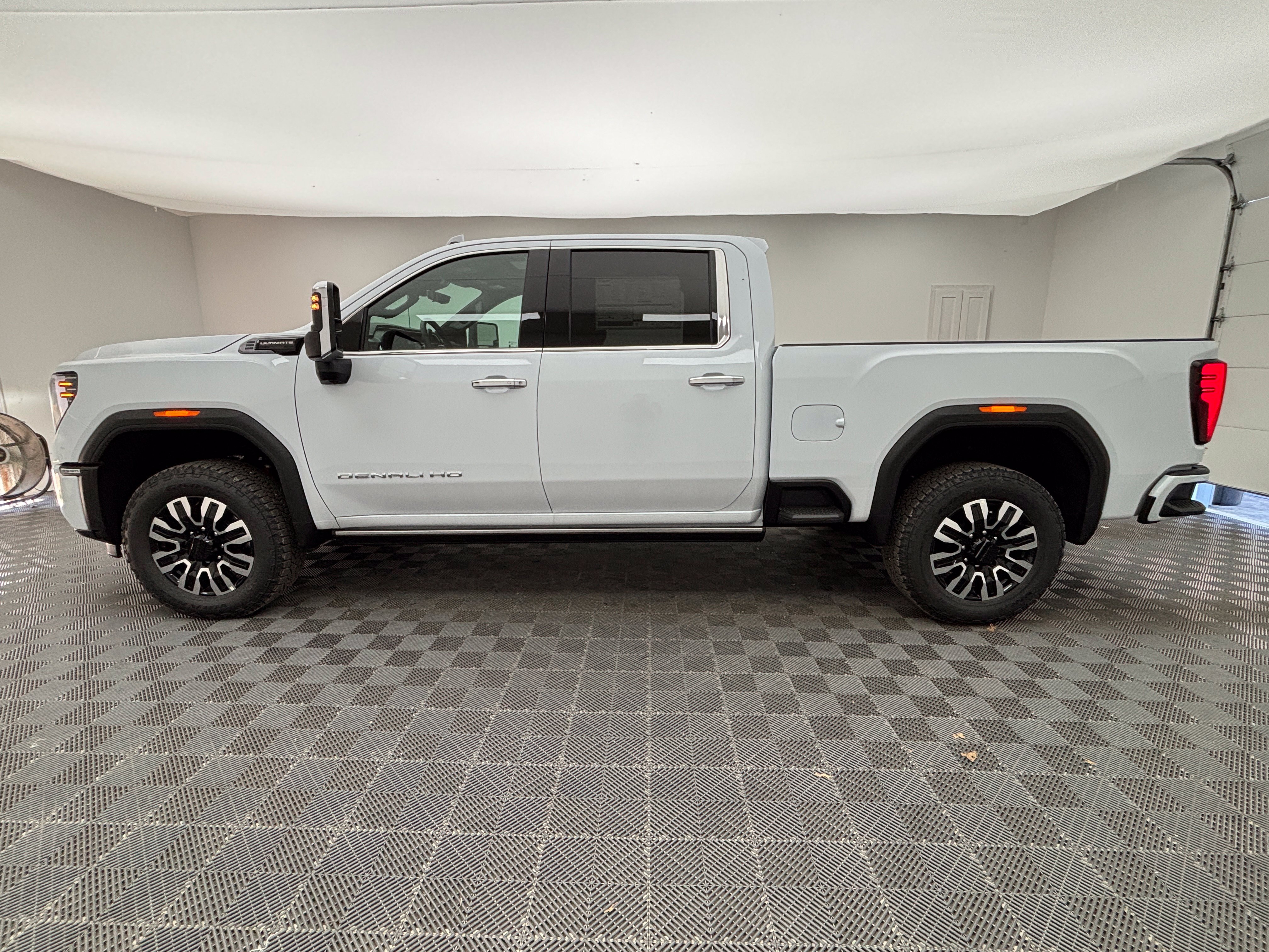 New 2026 GMC Sierra 2500 Denali Ultimate AWD/4WD image 16
