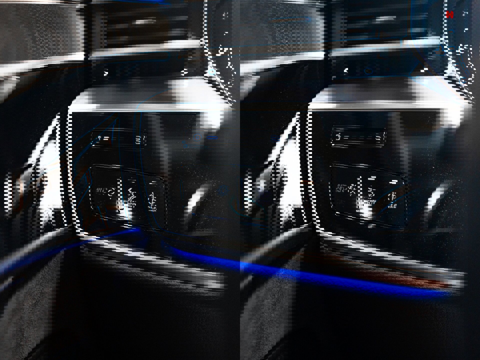 Used 2023 Audi A8 L 3.0T w/ Comfort Plus Package image 36