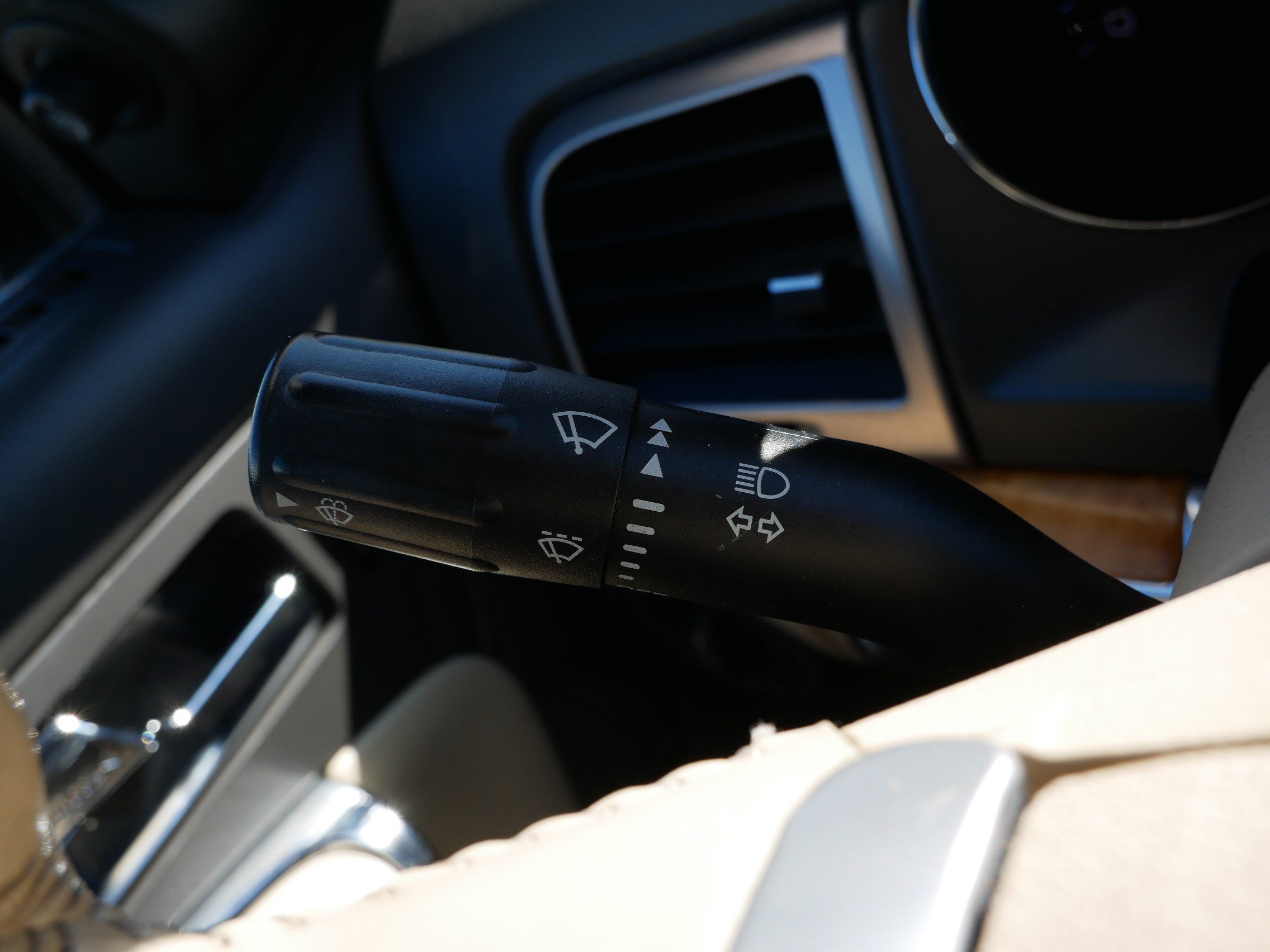 Used 2012 Lincoln MKZ FWD image 29