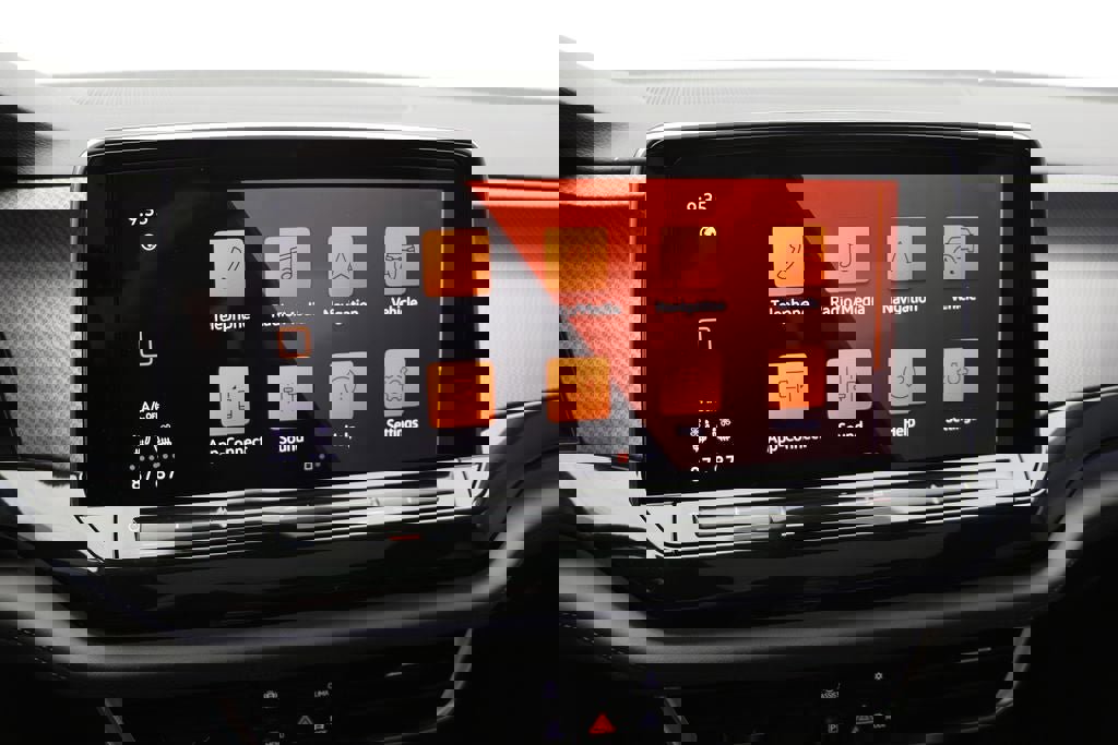 Used 2025 Volkswagen Atlas Peak Edition SE image 25