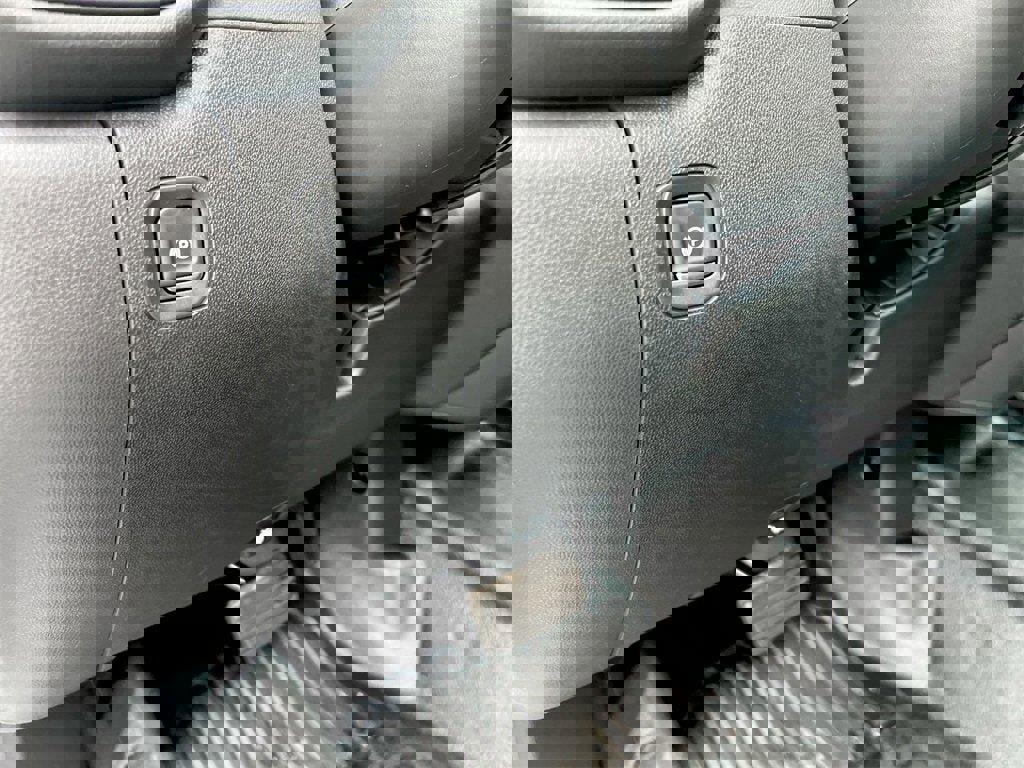 New 2025 GMC Sierra 2500 Pro w/ Convenience Package image 16