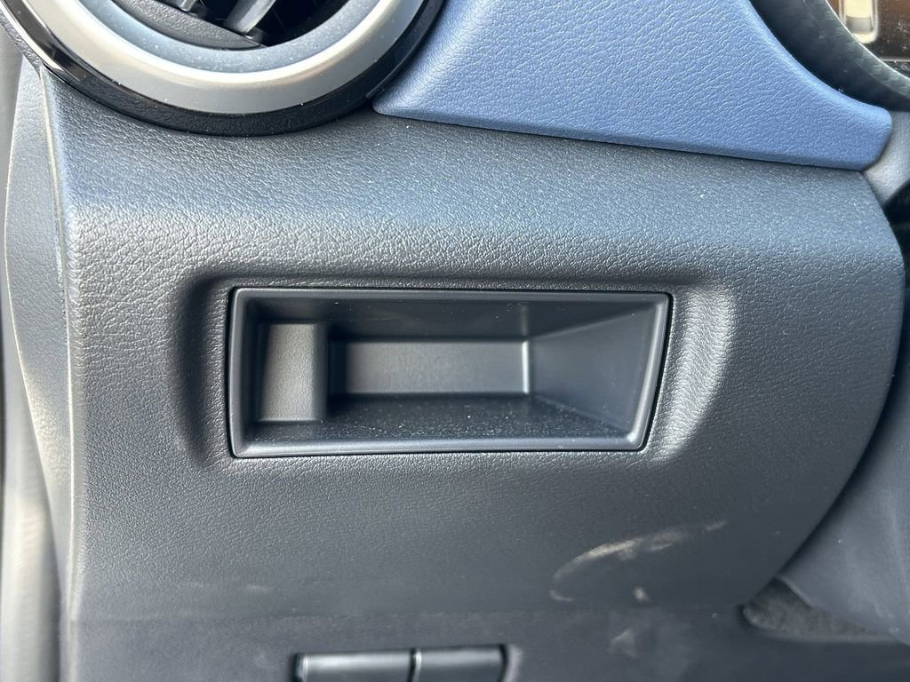 Used 2025 Nissan Versa SV w/ Trunk Package image 24