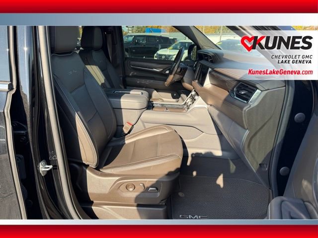Used 2022 GMC Yukon Denali w/ Denali Premium Package image 21