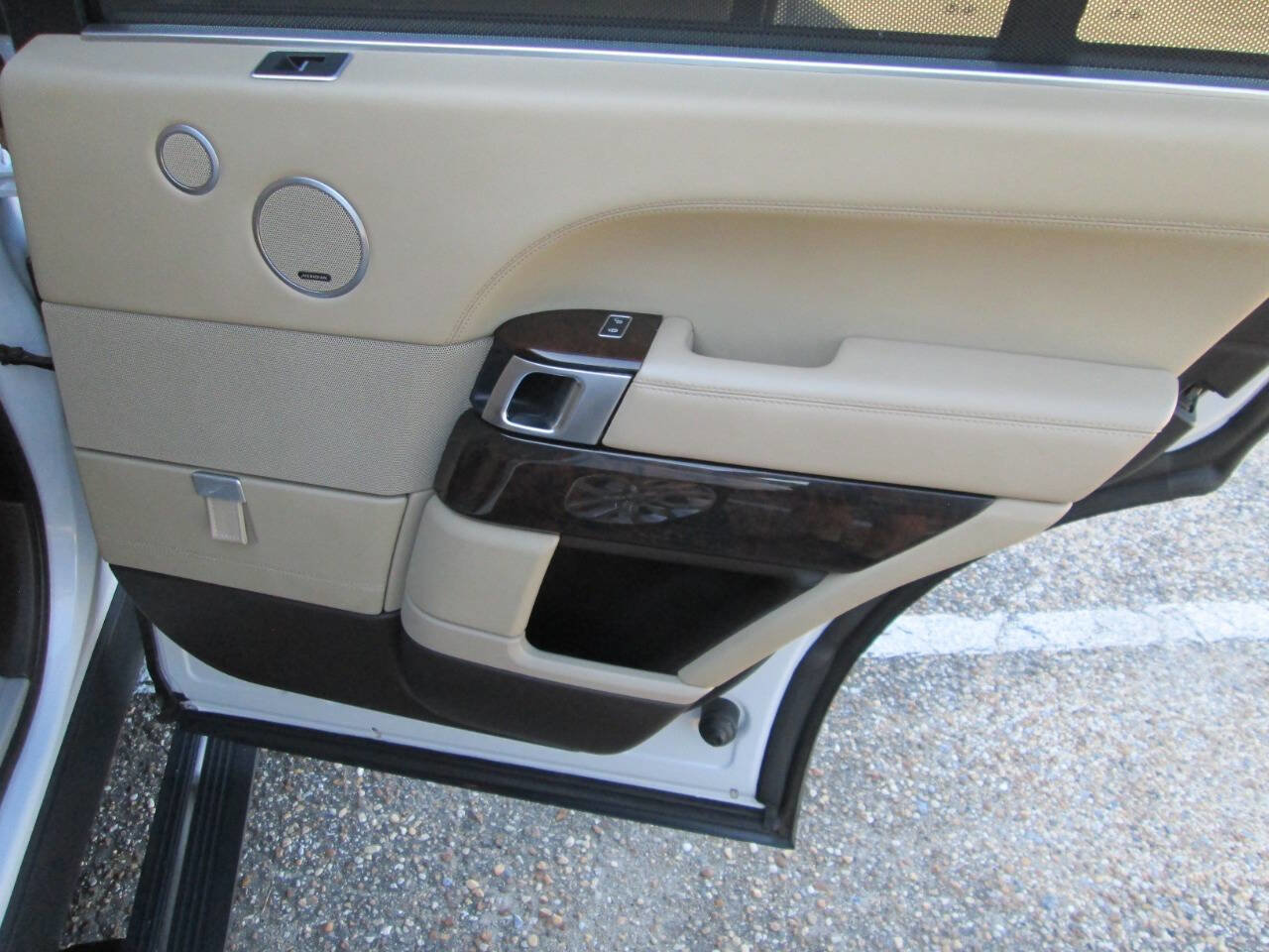 Used 2016 Land Rover Range Rover Long Wheelbase Supercharged image 54