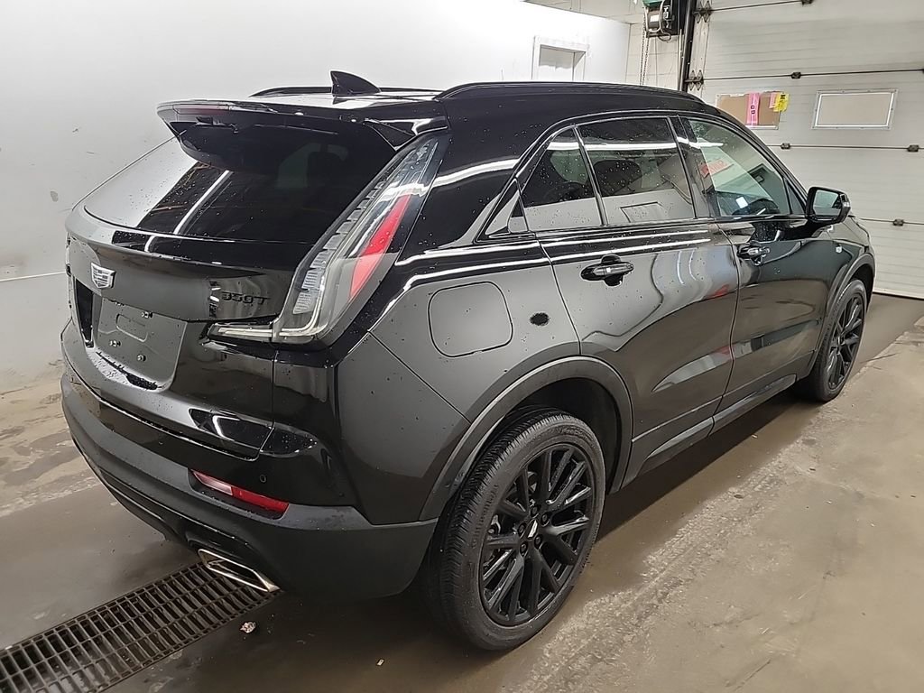 Used 2022 Cadillac XT4 Sport w/ LPO, Onyx Lite Package AWD/4WD image 6