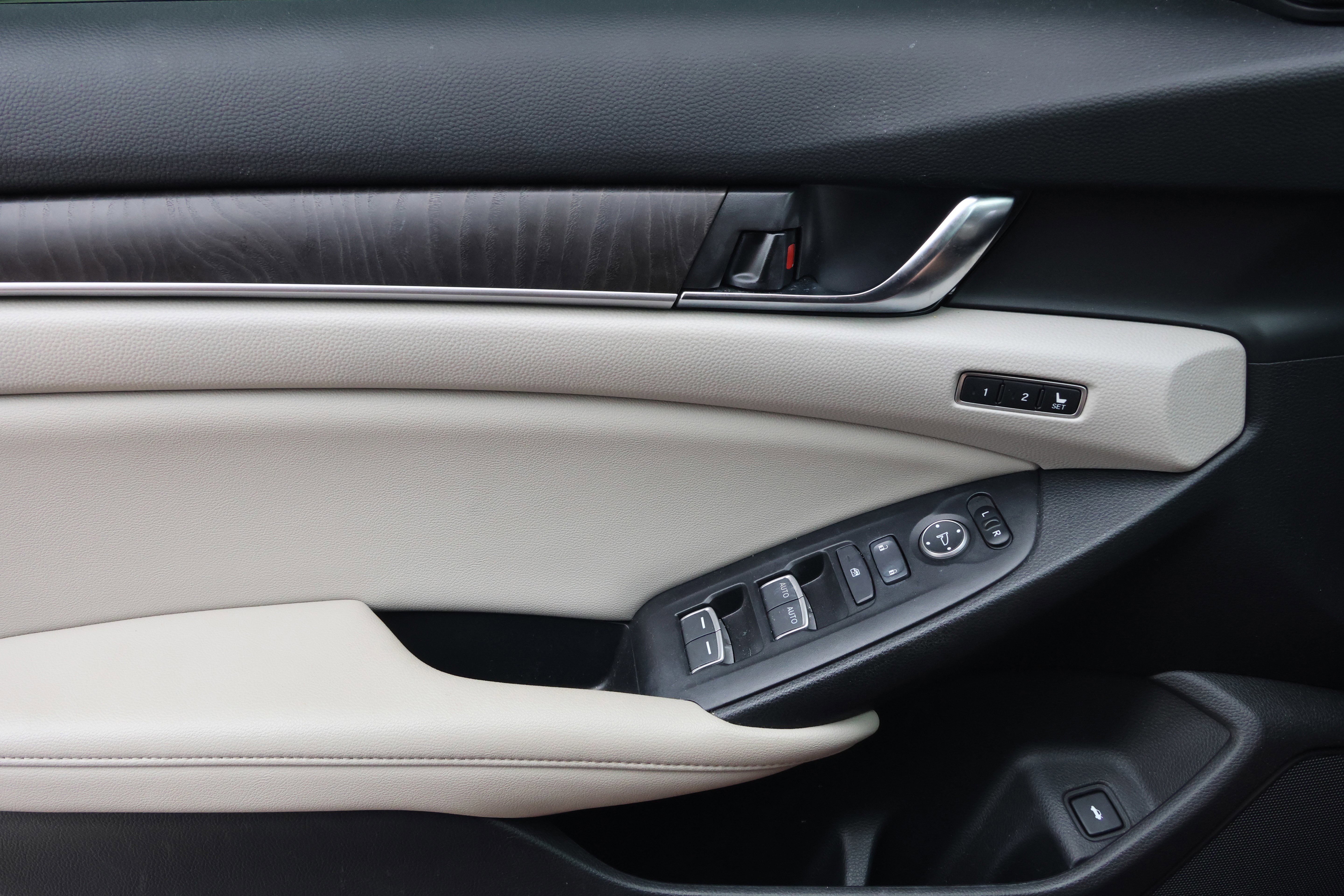 Used 2021 Honda Accord EX-L image 12