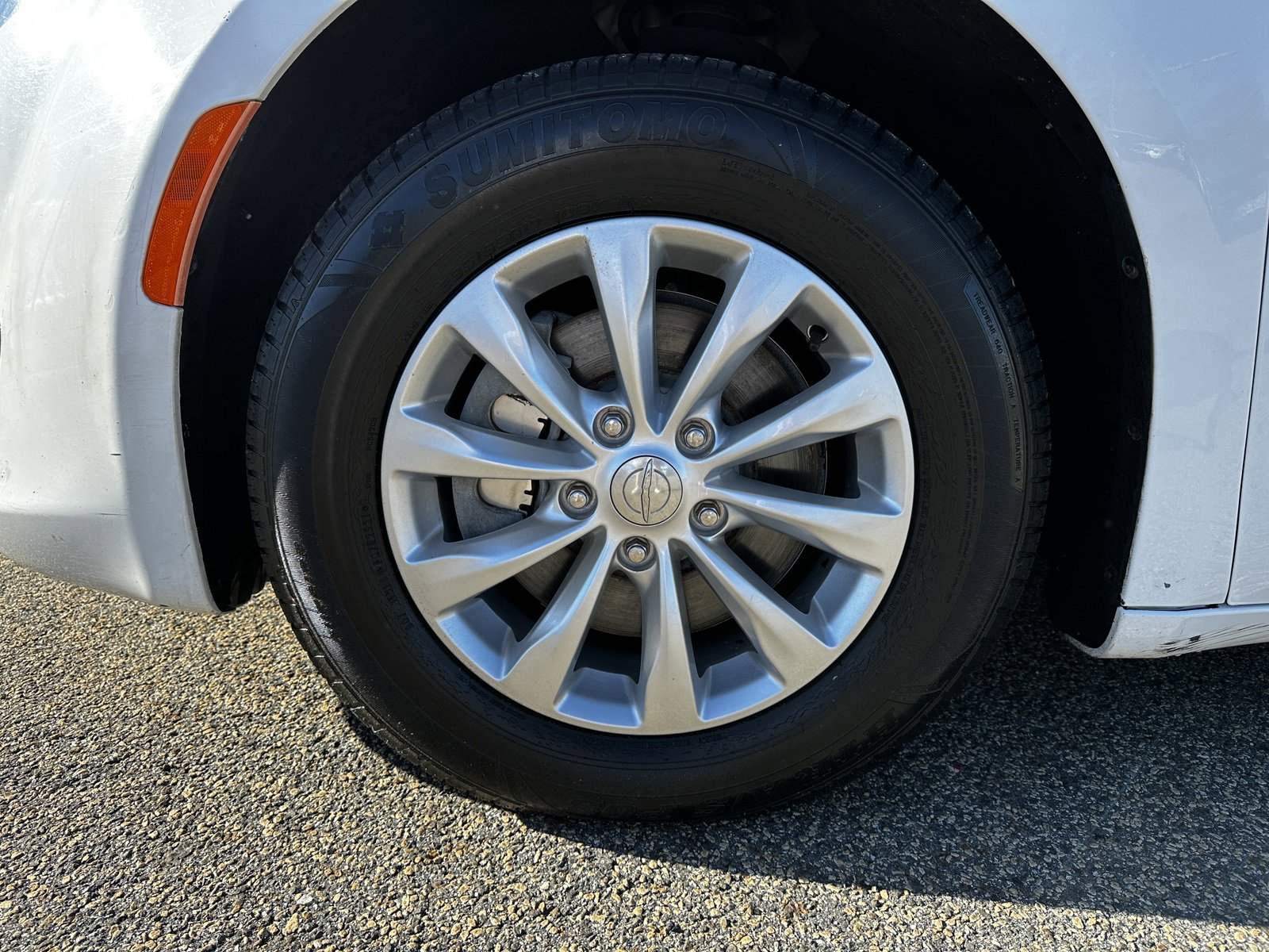 Used 2018 Chrysler Pacifica Touring-L image 11