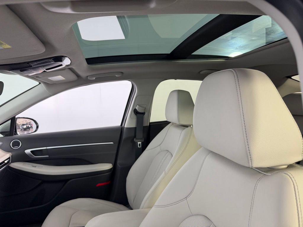 Used 2025 Hyundai Sonata Limited image 25