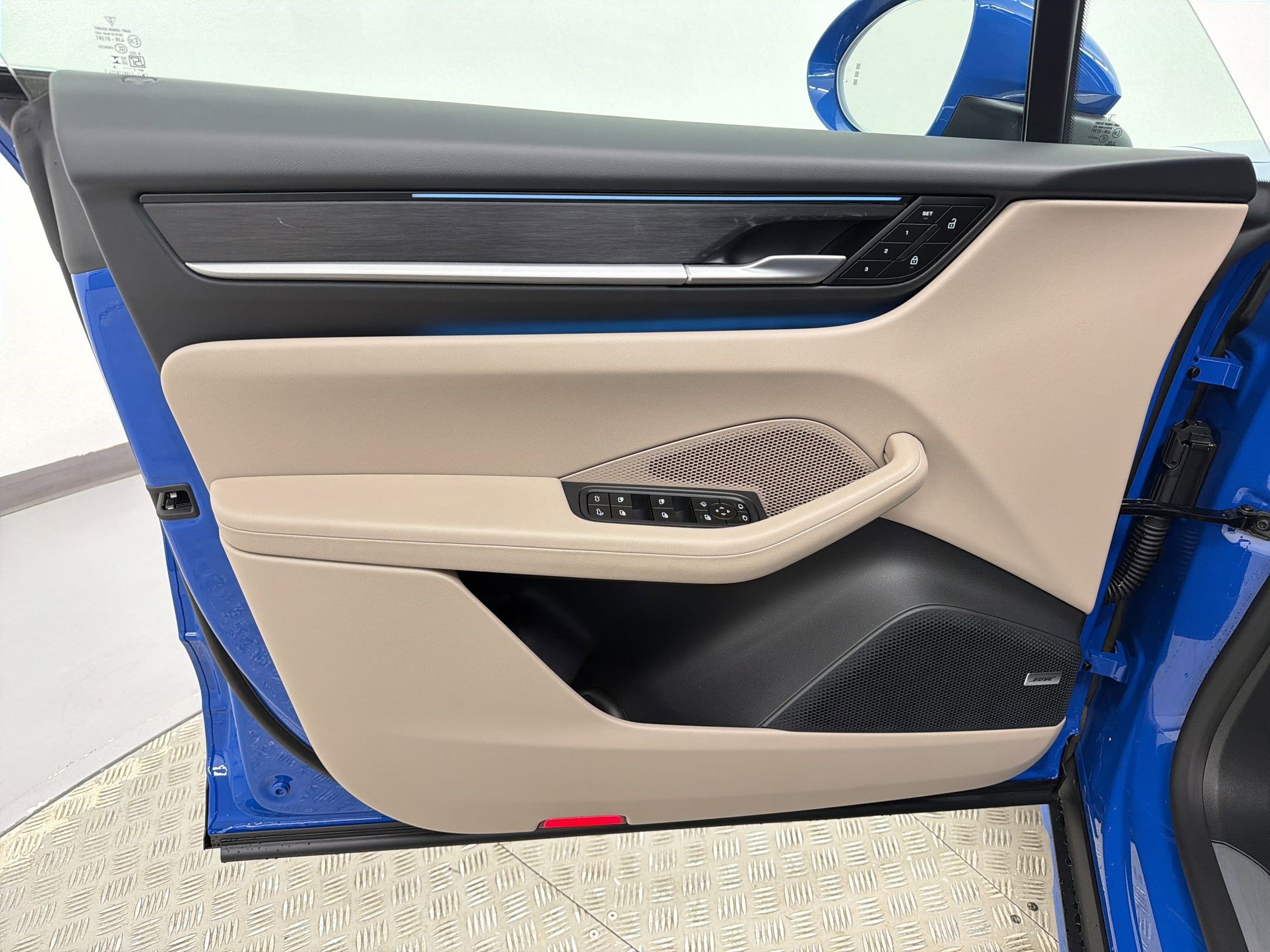New 2026 Porsche Macan Electric RWD image 19