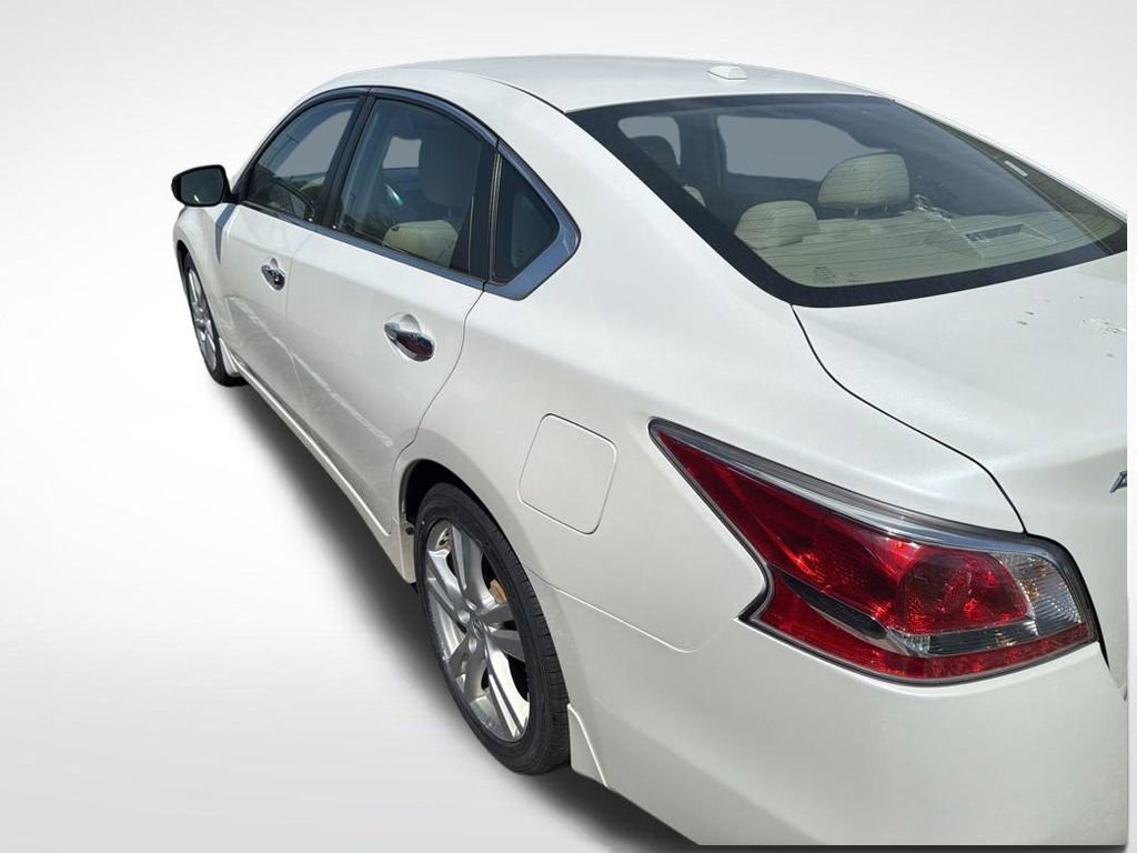 Used 2015 Nissan Altima 3.5 SL FWD image 4