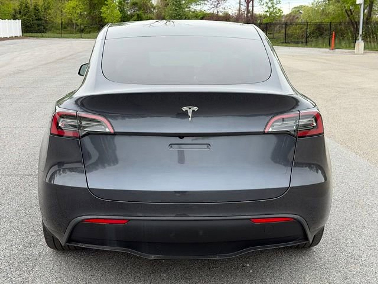 Used 2024 Tesla Model Y Long Range AWD/4WD image 6