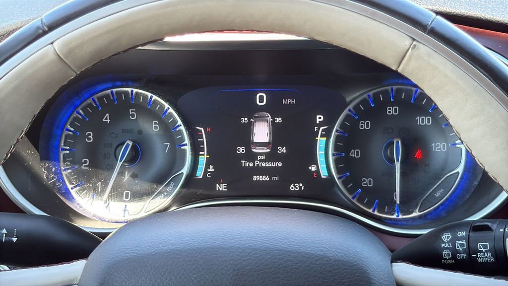 Used 2017 Chrysler Pacifica Limited image 22