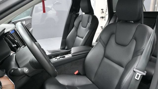 Used 2021 Volvo XC60 T6 Momentum AWD/4WD image 25