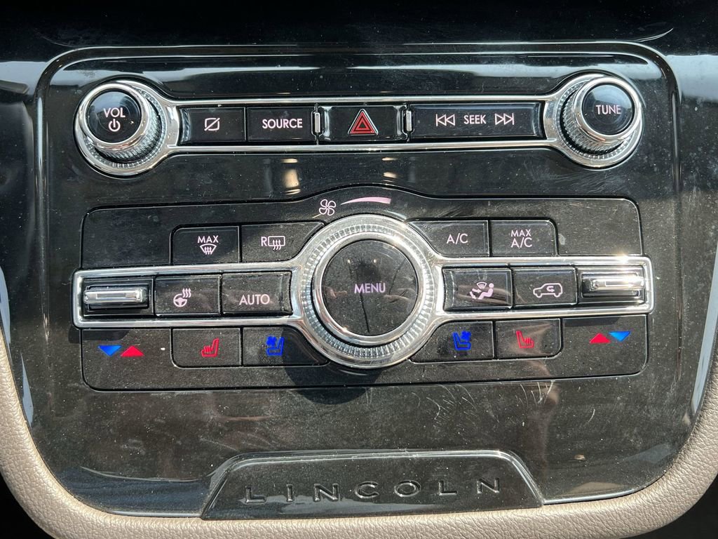 Used 2022 Lincoln Corsair Reserve w/ Elements Package image 23