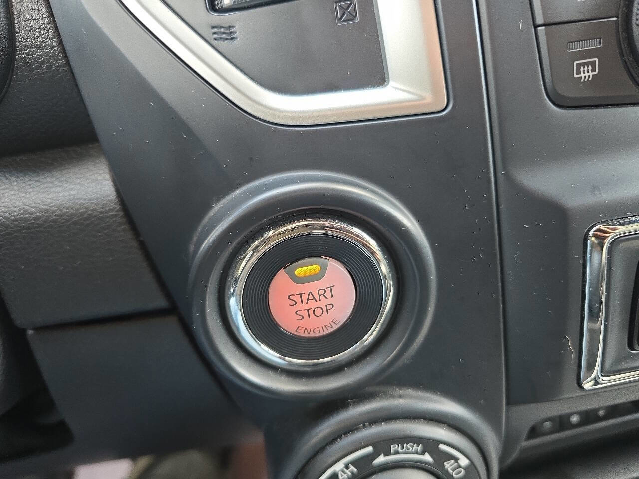 Used 2018 Nissan Titan XD image 45