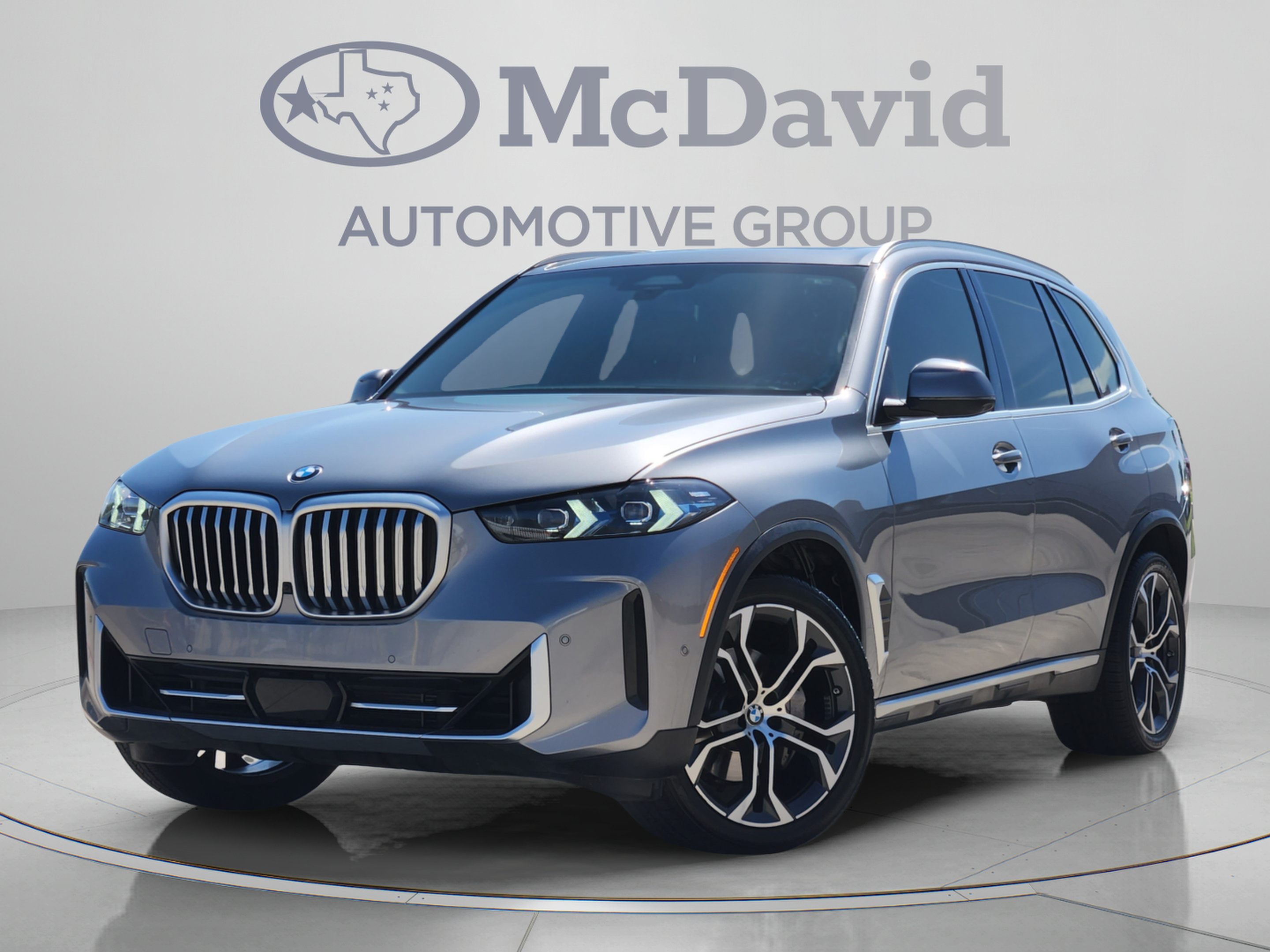 Used 2025 BMW X5 xDrive40i w/ Parking Assistance Package AWD/4WD image 1