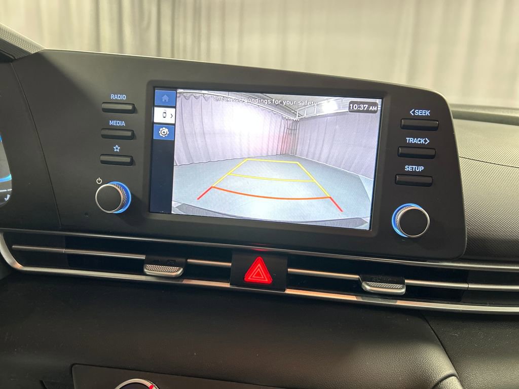 Used 2025 Hyundai Elantra SE image 16