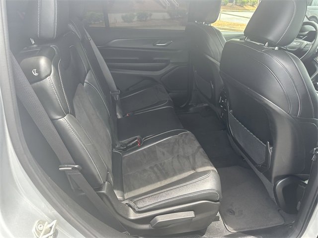 Used 2024 Jeep Grand Cherokee L Laredo image 12