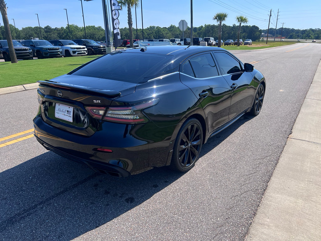 Used 2023 Nissan Maxima SR w/ Sport Mat Group FWD image 8