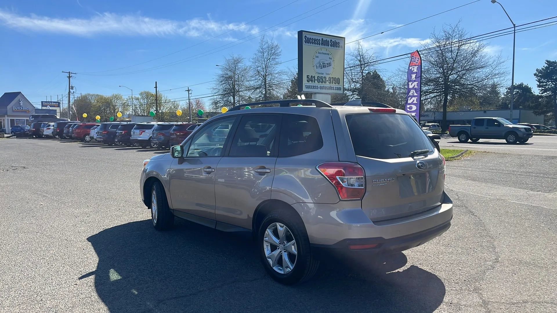 Used 2016 Subaru Forester 2.5i Premium w/ All-Weather Package AWD/4WD image 5