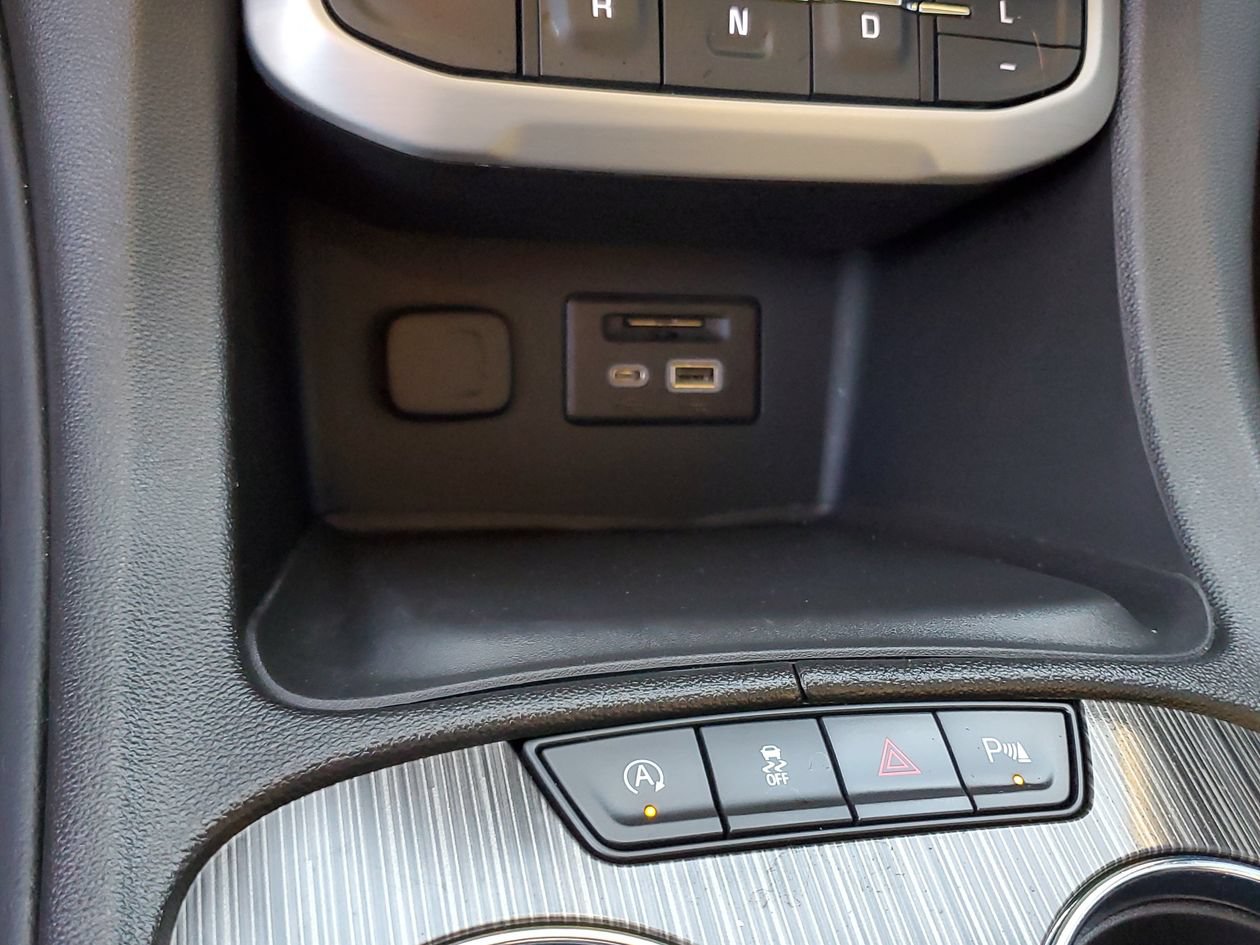 Used 2023 GMC Acadia SLT w/ Technology Package FWD image 23