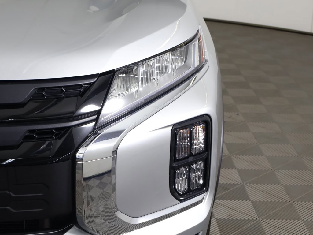 Used 2024 Mitsubishi Outlander Sport LE image 11