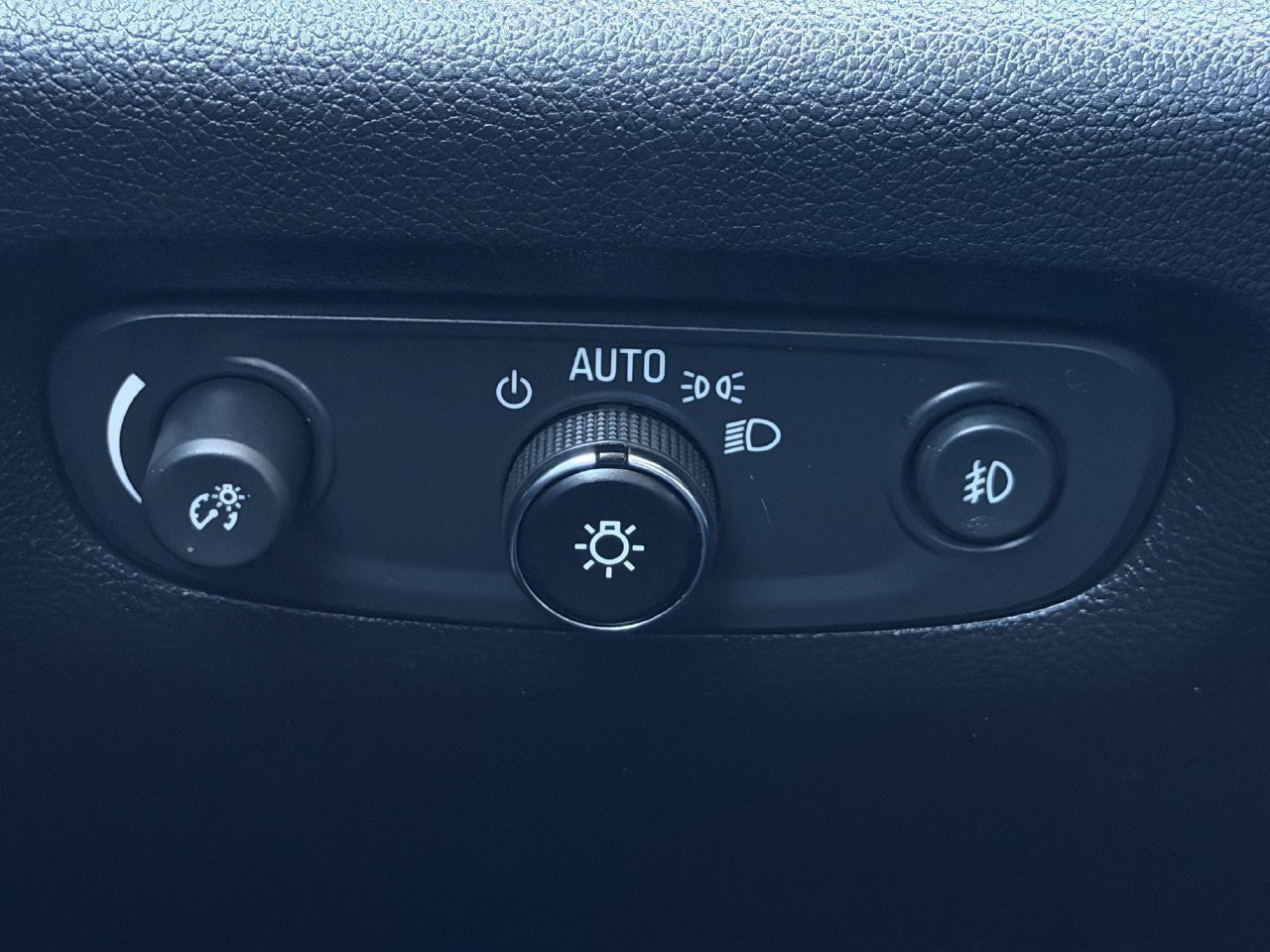Used 2021 Chevrolet Traverse RS FWD image 21