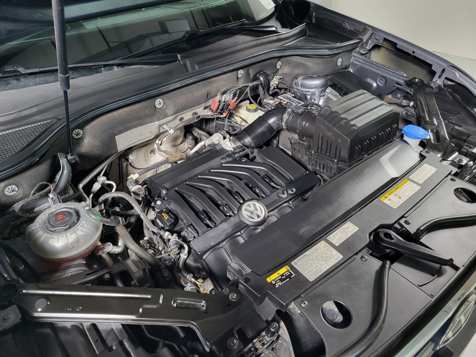 Used 2021 Volkswagen Atlas SEL Premium image 10