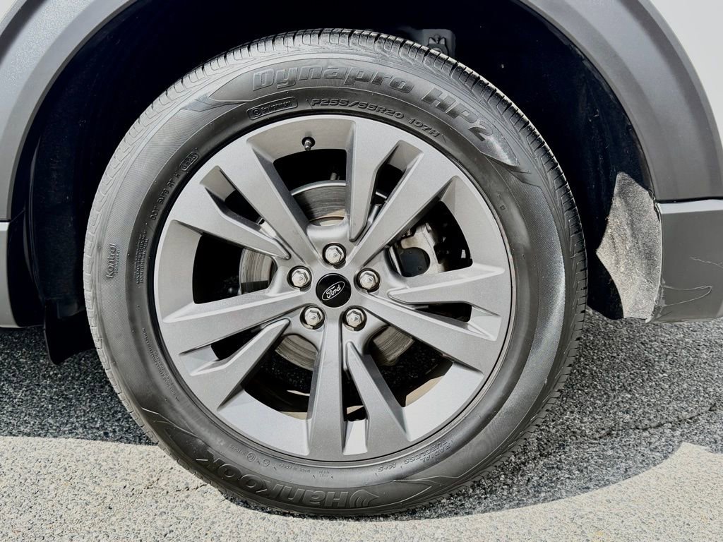 Used 2021 Ford Explorer XLT w/ Equipment Group 202A image 15