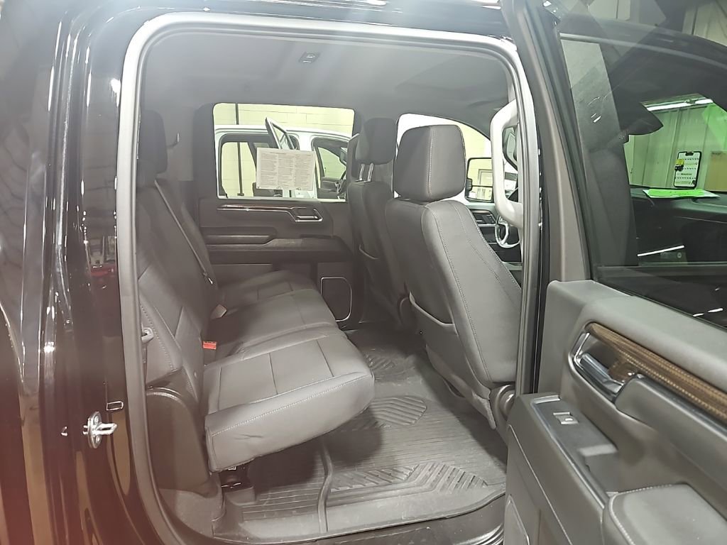Used 2024 Chevrolet Silverado 2500 LT image 30