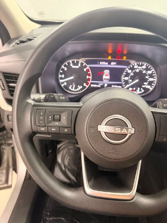 Used 2024 Nissan Rogue S AWD/4WD image 26