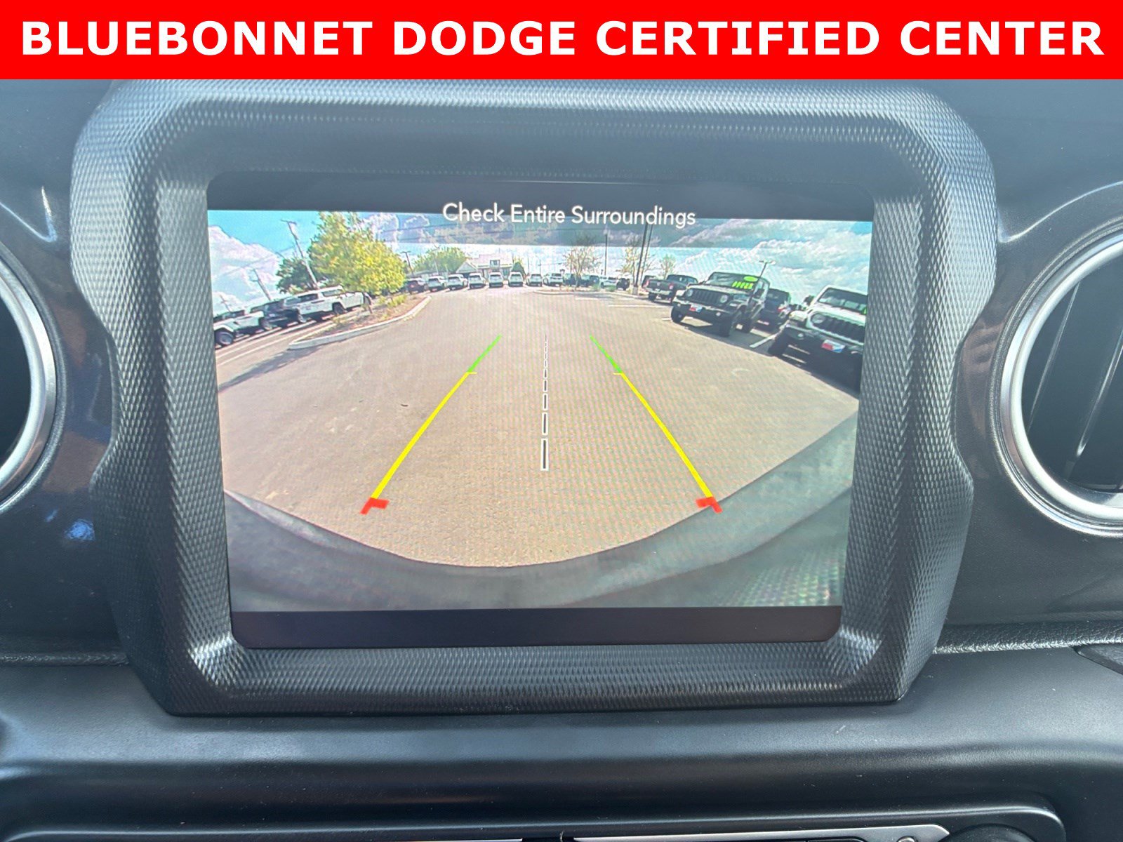 Used 2022 Jeep Wrangler Unlimited Sahara AWD/4WD image 16
