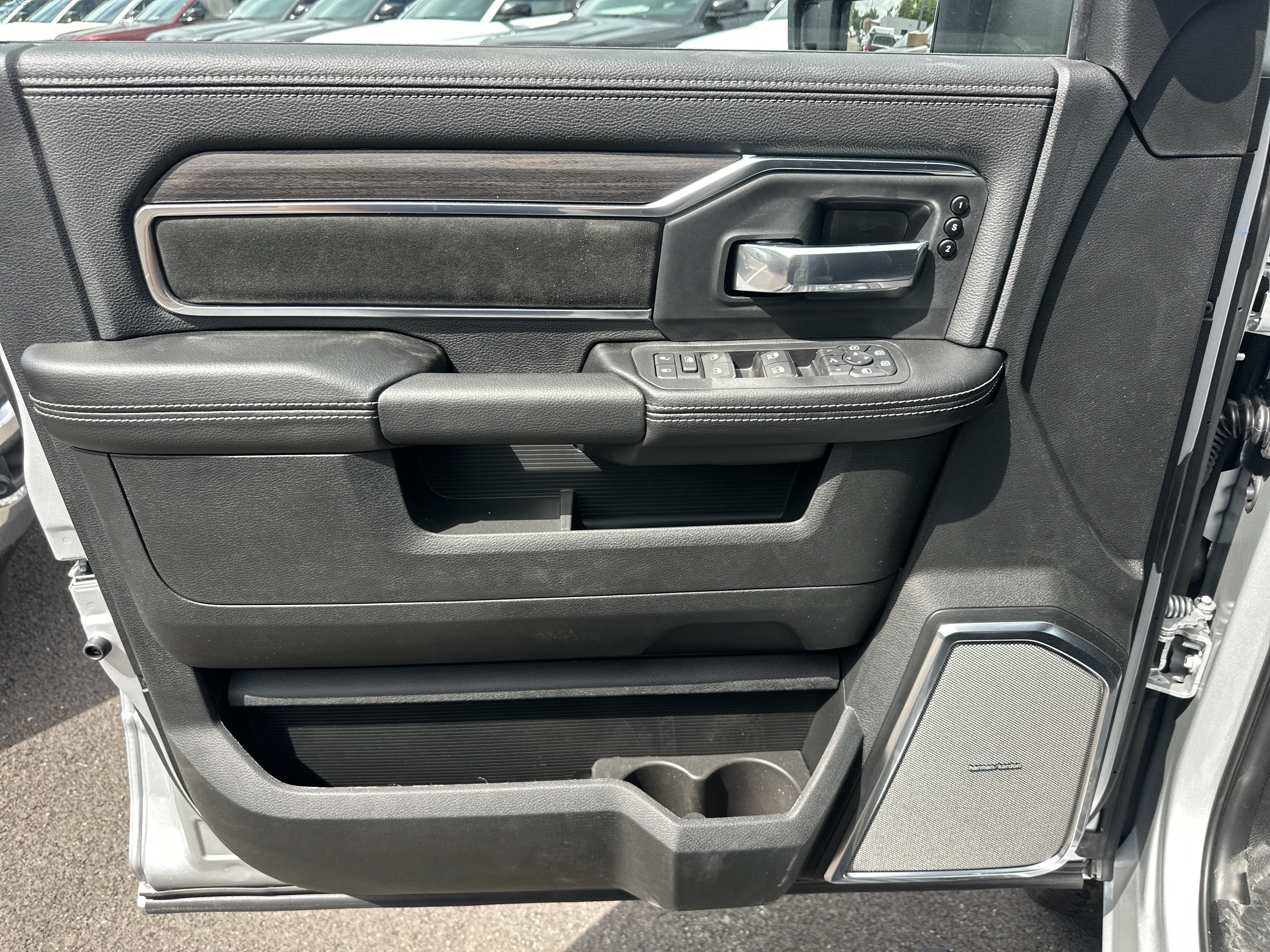 New 2026 RAM 2500 Laramie AWD/4WD image 31