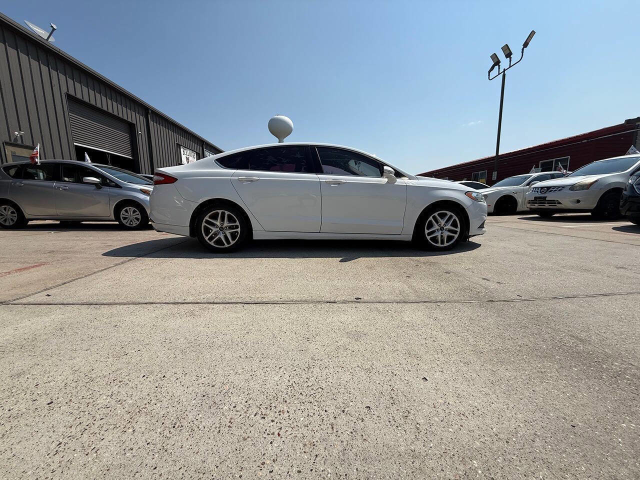 Used 2015 Ford Fusion SE image 23