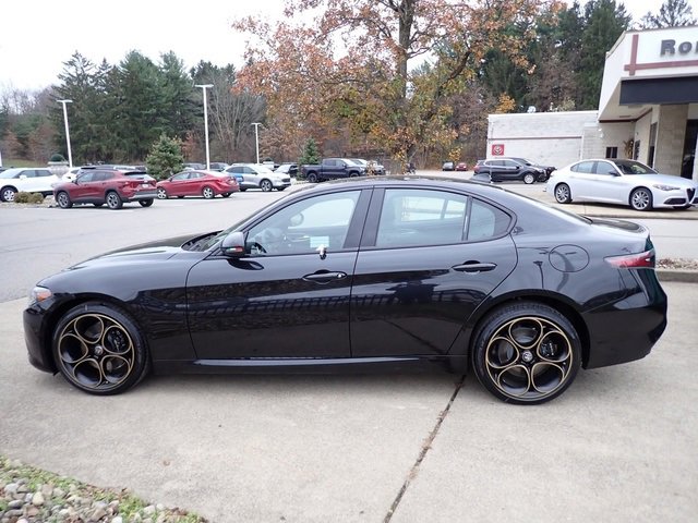 New 2025 Alfa Romeo Giulia AWD image 2