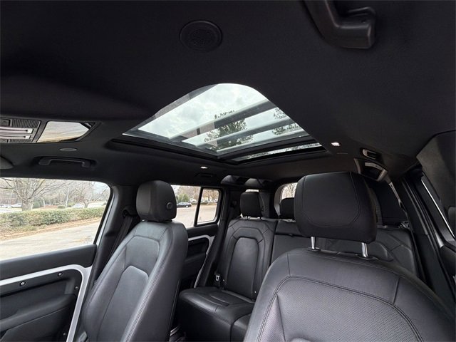 Used 2023 Land Rover Defender 110 S image 22