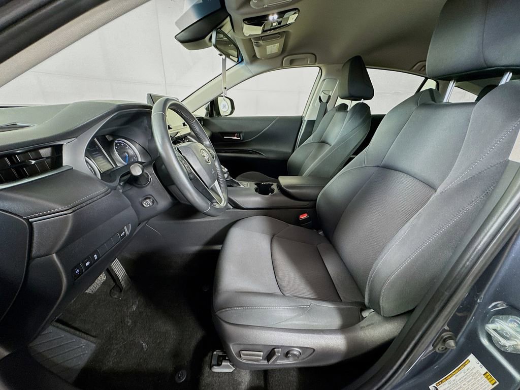 Used 2022 Toyota Venza LE image 23