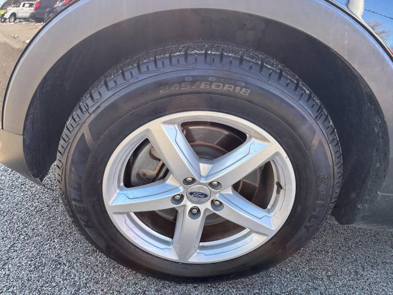 Used 2018 Ford Explorer XLT w/ Equipment Group 201A image 7