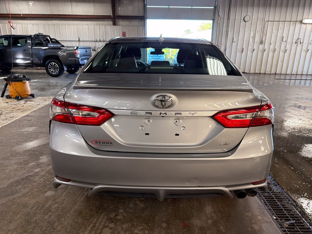 Used 2019 Toyota Camry SE FWD image 4