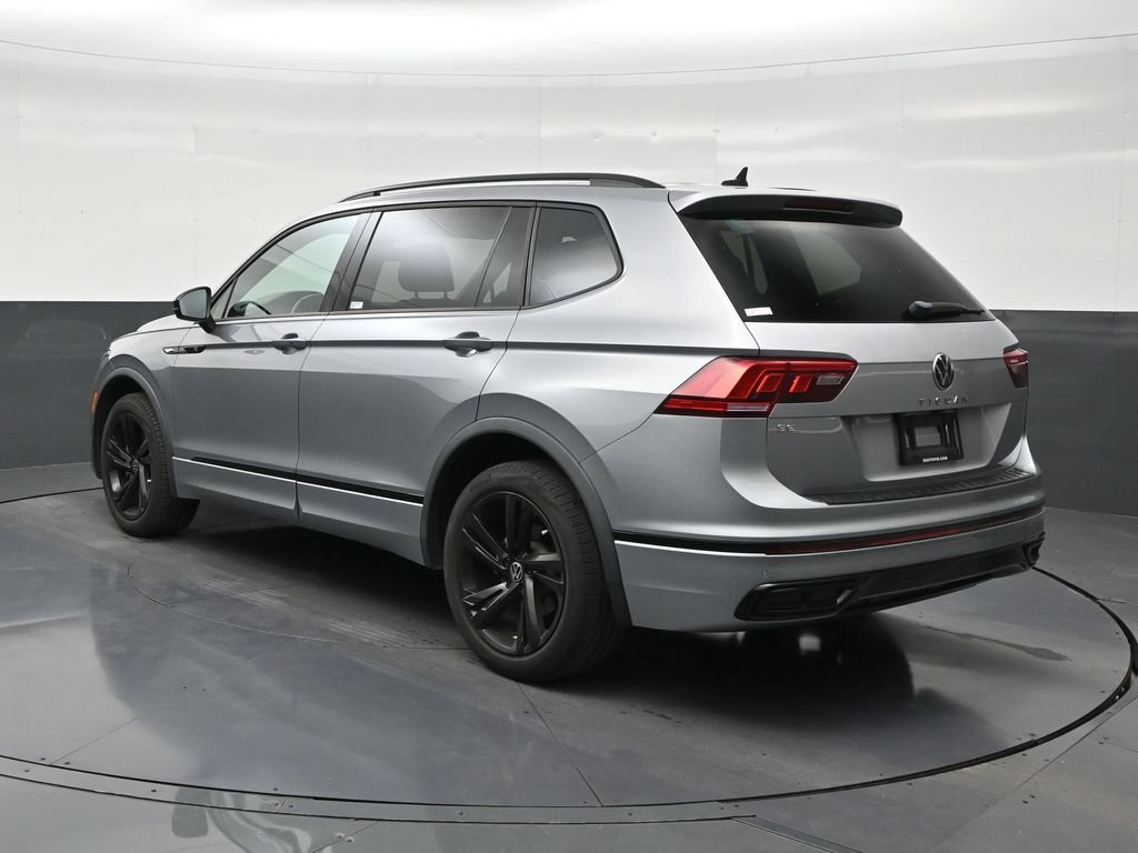 Used 2023 Volkswagen Tiguan SE R-Line FWD image 3