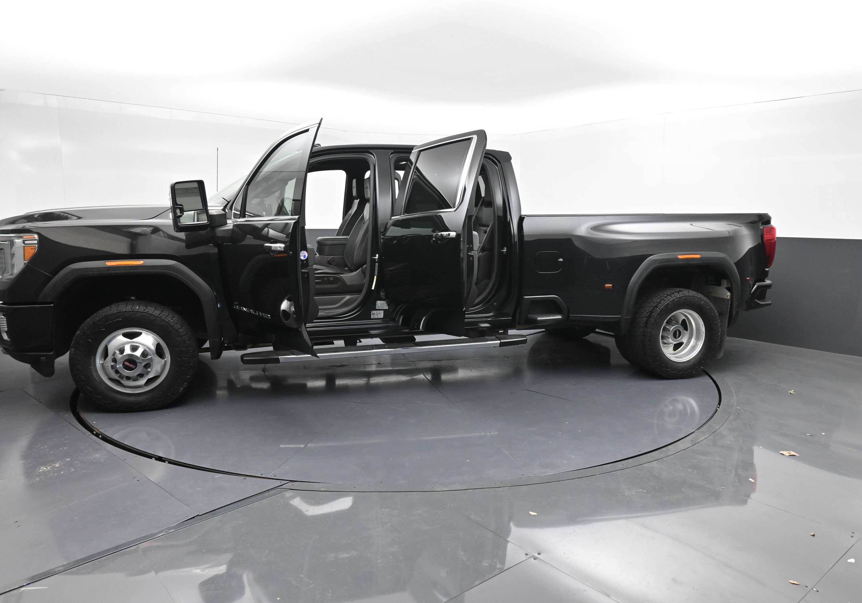 Used 2021 GMC Sierra 3500 Denali AWD/4WD image 42