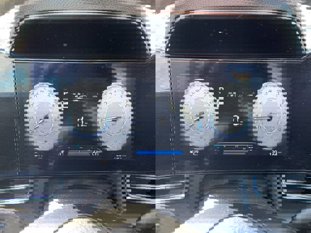 Used 2025 Hyundai Elantra Limited image 29