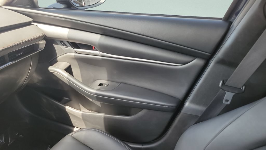 Used 2021 MAZDA MAZDA3 s FWD image 13