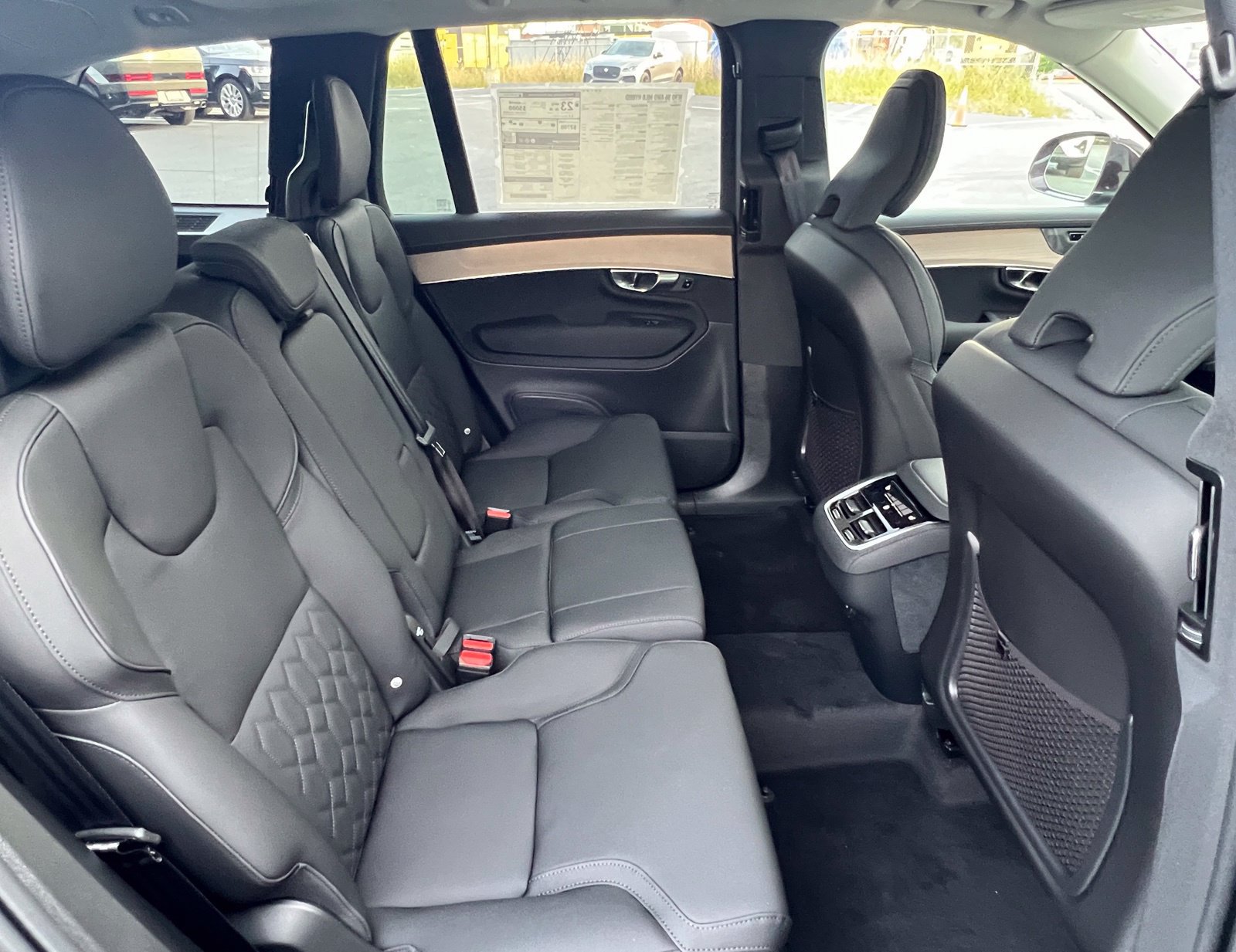 New 2026 Volvo XC90 B6 Plus w/ Protection Package Premier AWD/4WD image 18